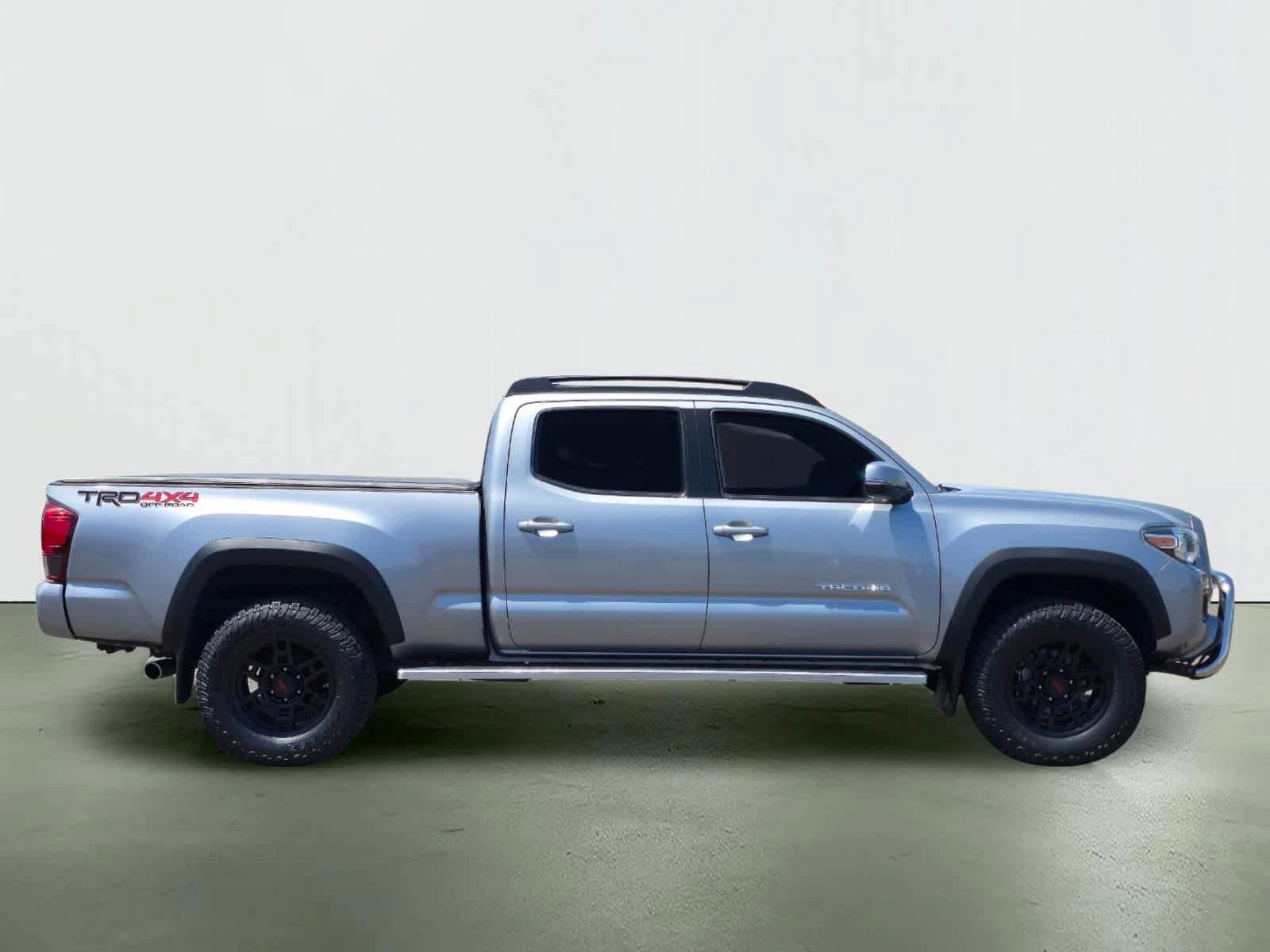 Used 2019 Toyota Tacoma TRD Off-Road w/ TRD Premium Off Road Package AWD/4WD image 8