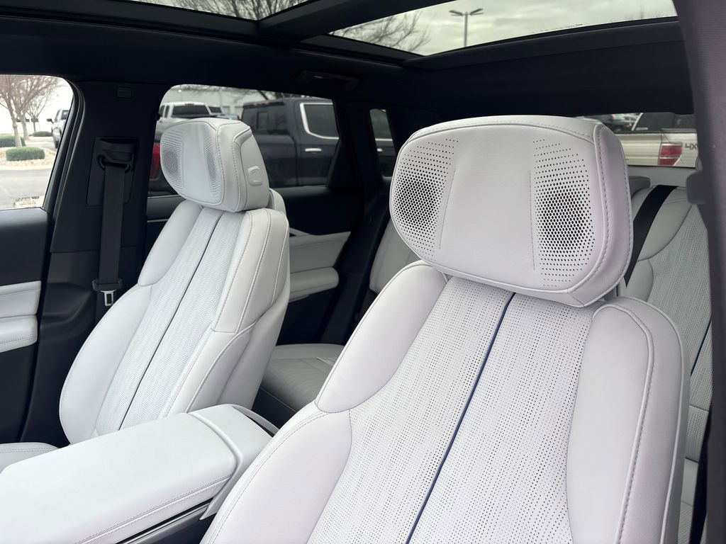 New 2025 Cadillac Lyriq Premium Luxury w/ LPO, Floor Liner Package image 19