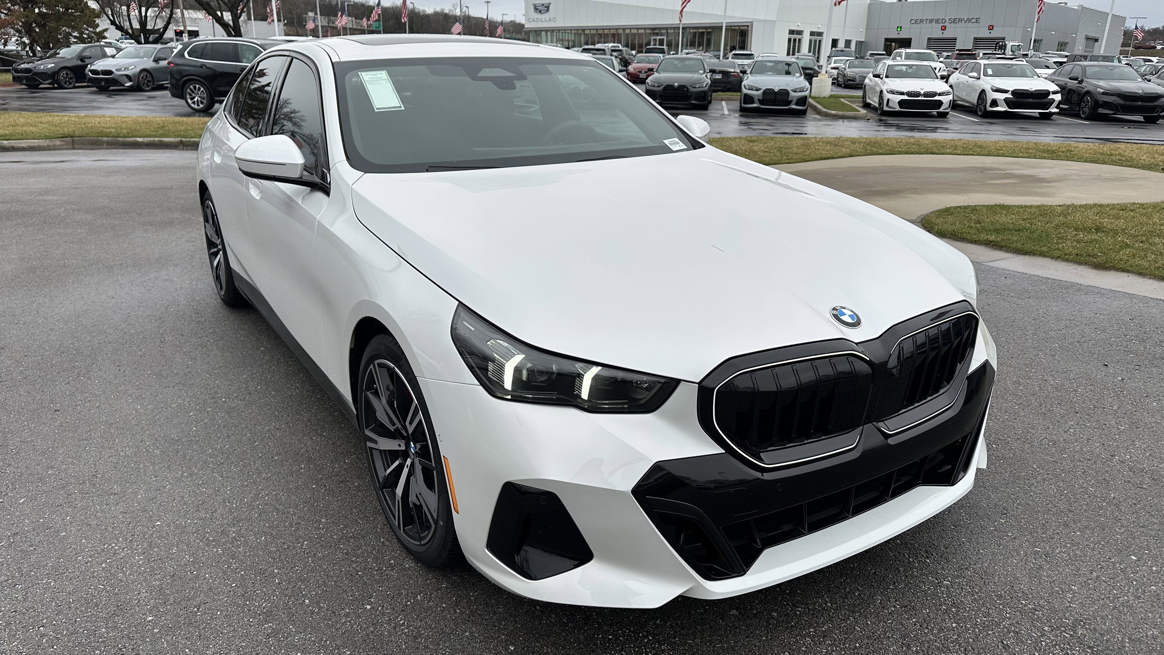 New 2026 BMW 540i xDrive w/ M Sport Package AWD/4WD image 2
