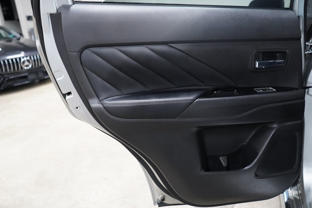 Used 2022 Mitsubishi Outlander SEL AWD/4WD image 21