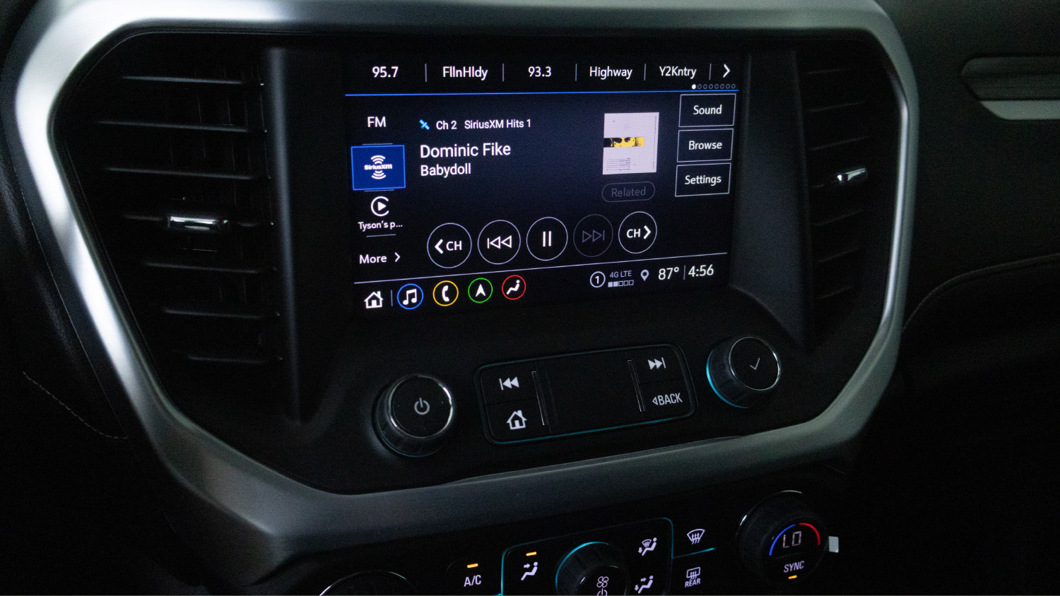 Used 2023 GMC Acadia SLT w/ Elevation Edition FWD image 15