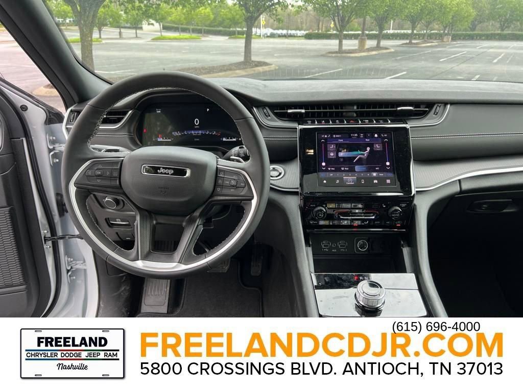 New 2025 Jeep Grand Cherokee L Laredo w/ Luxury Tech Group I image 22