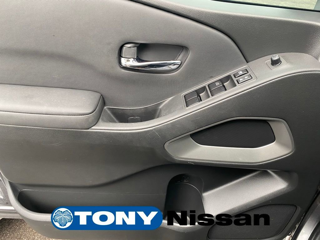 Used 2024 Nissan Frontier SV w/ Technology Package image 13