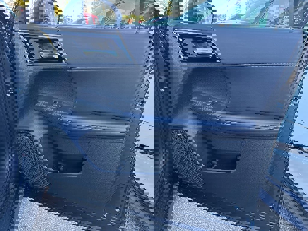 New 2025 Mitsubishi Outlander SE image 31