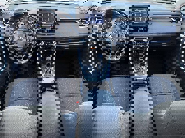 Used 2021 Toyota RAV4 XLE image 11