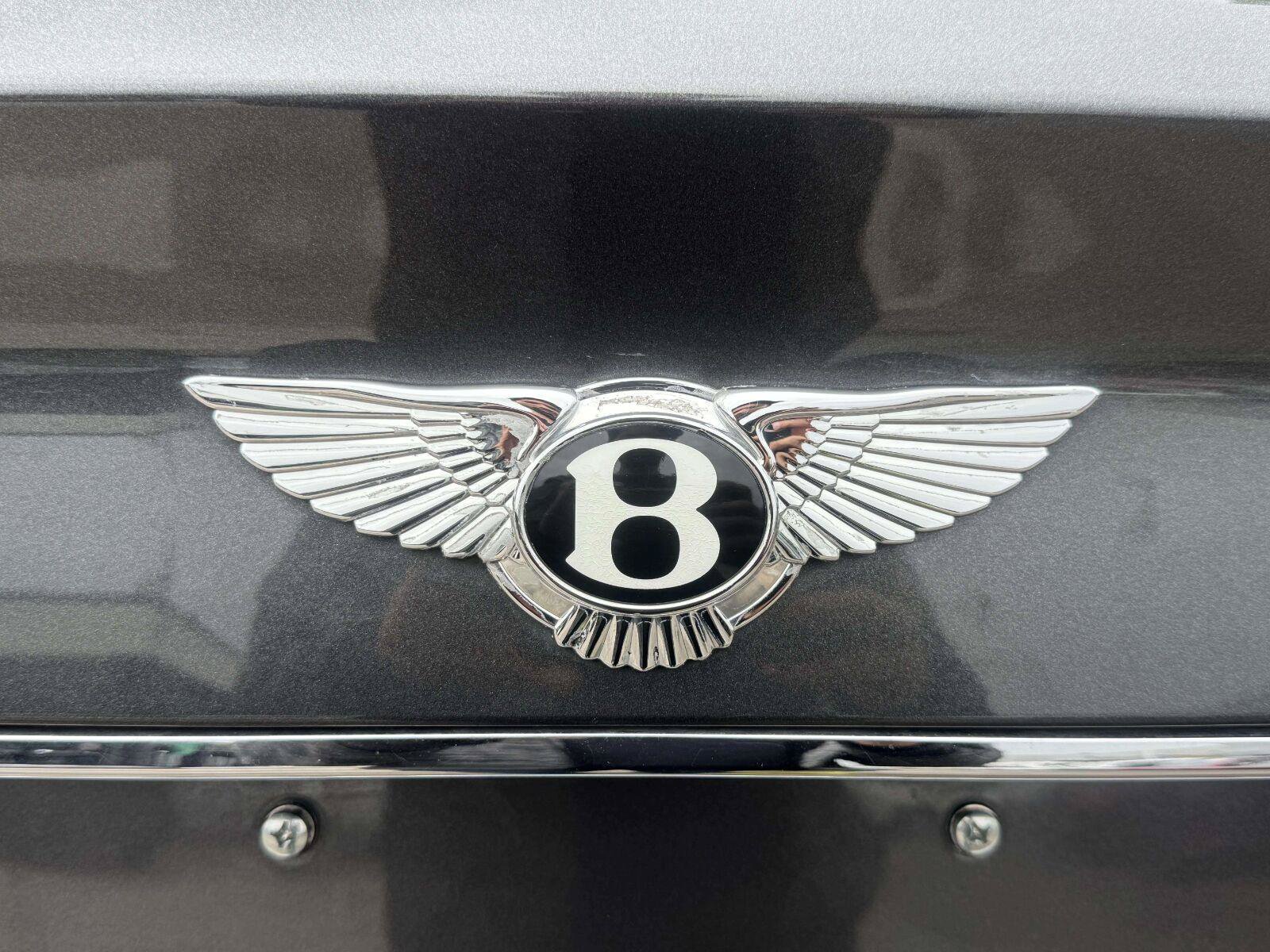 Used 2018 Bentley Bentayga AWD/4WD image 16