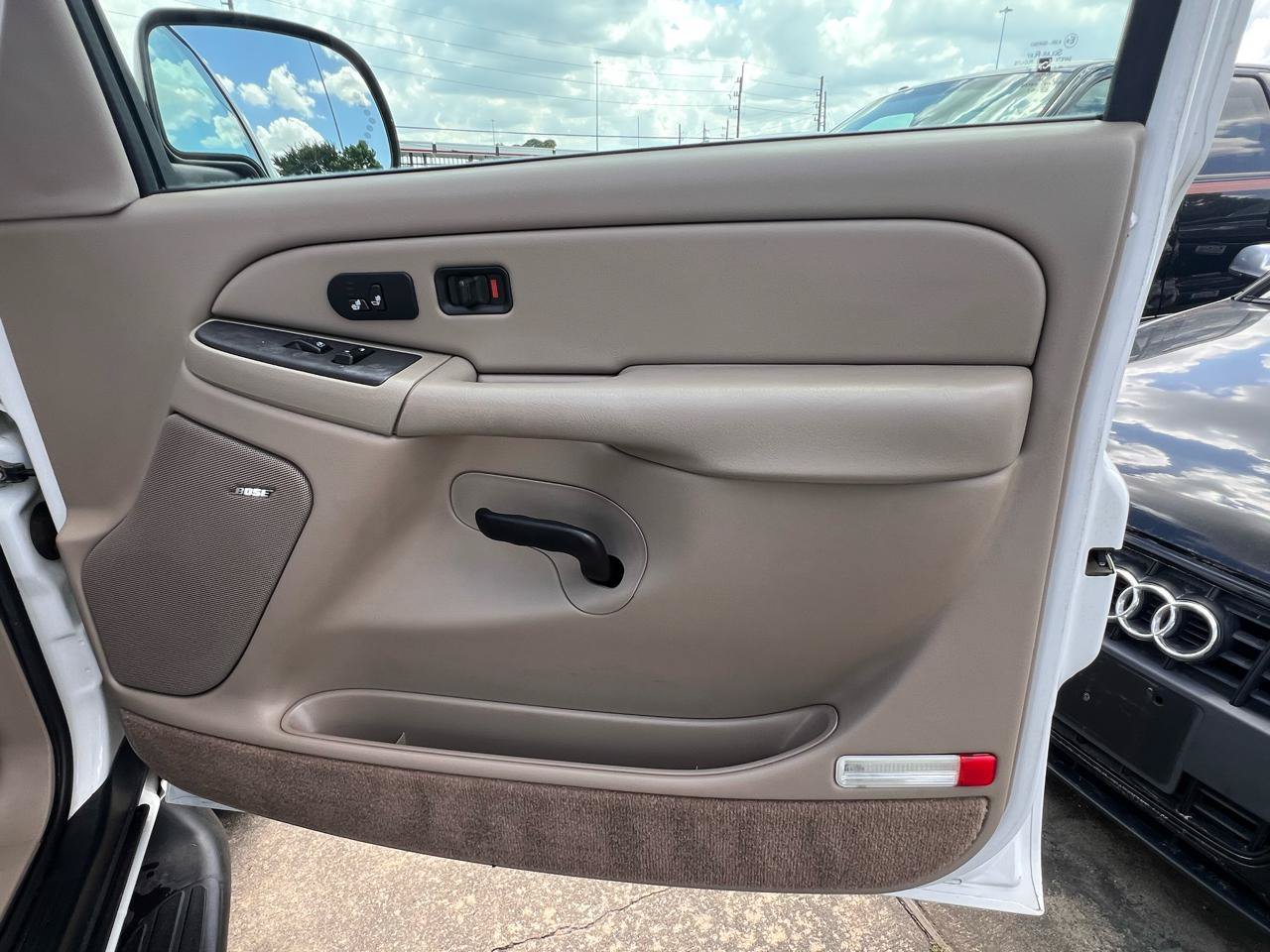 Used 2004 GMC Yukon XL SLT w/ Preferred Equipment Group RWD image 34