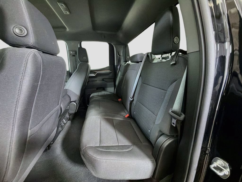 Used 2024 Chevrolet Silverado 1500 LT AWD/4WD image 25