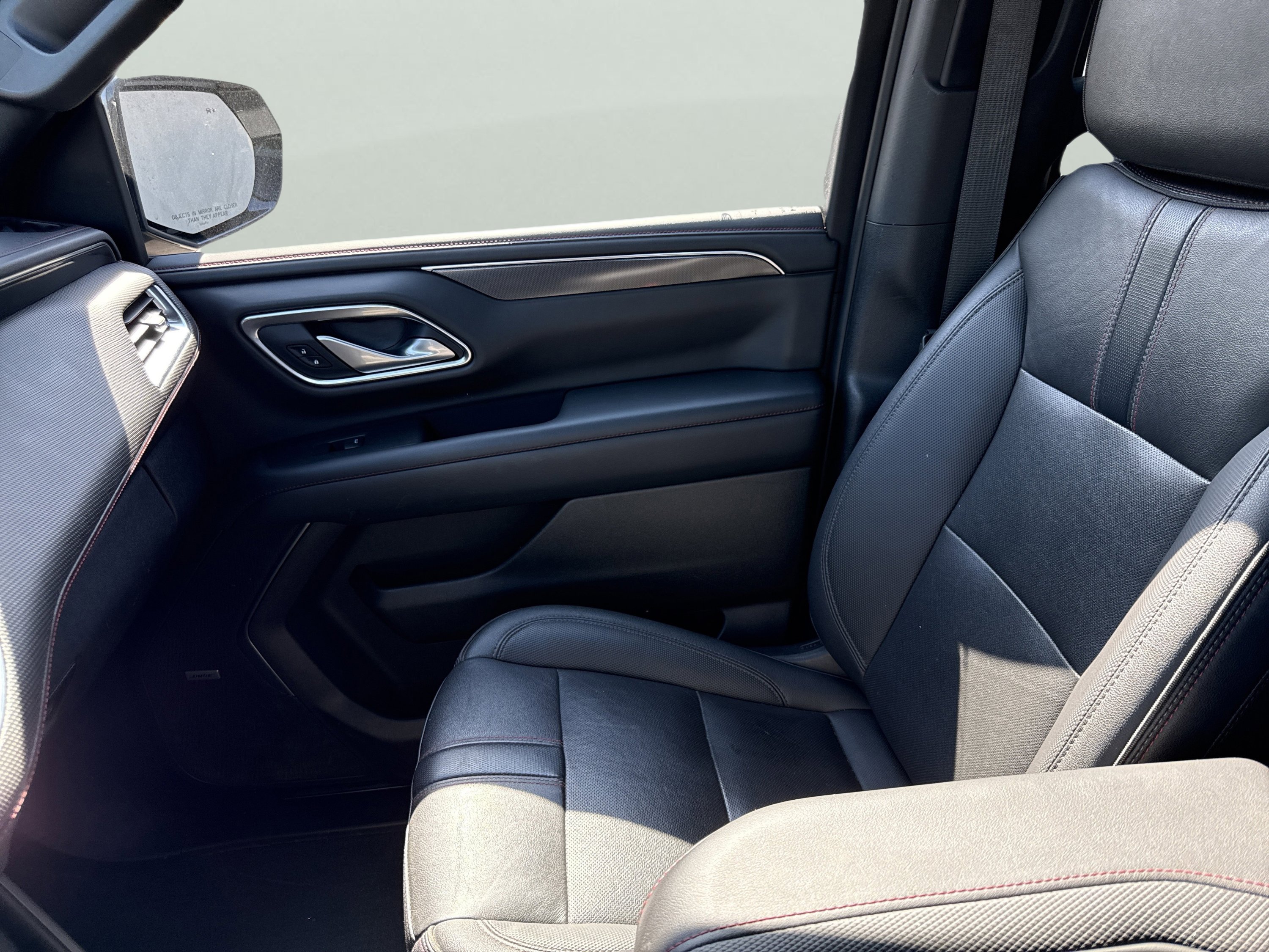 Used 2022 Chevrolet Suburban RST w/ Luxury Package image 22