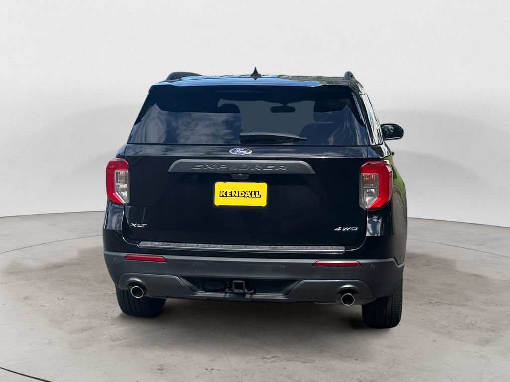 Used 2023 Ford Explorer XLT w/ Equipment Group 202A AWD/4WD image 6