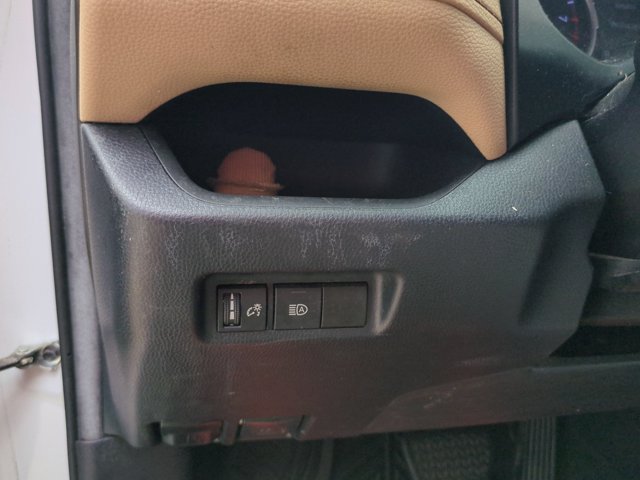 Used 2020 Toyota RAV4 LE FWD image 12