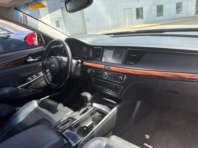 Used 2017 Kia Cadenza Premium w/ Luxury Package FWD image 14