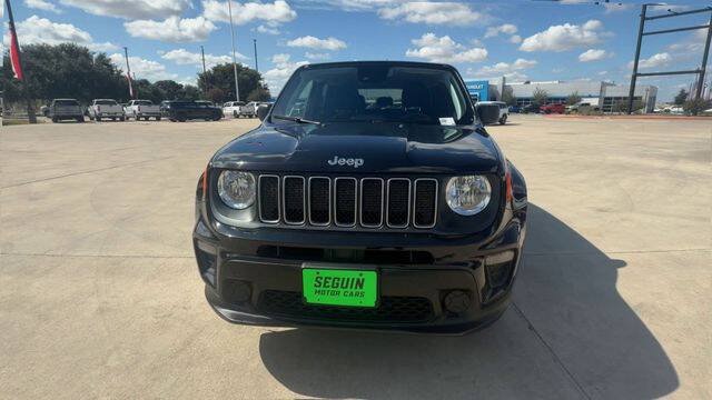 Used 2023 Jeep Renegade Latitude AWD/4WD image 3