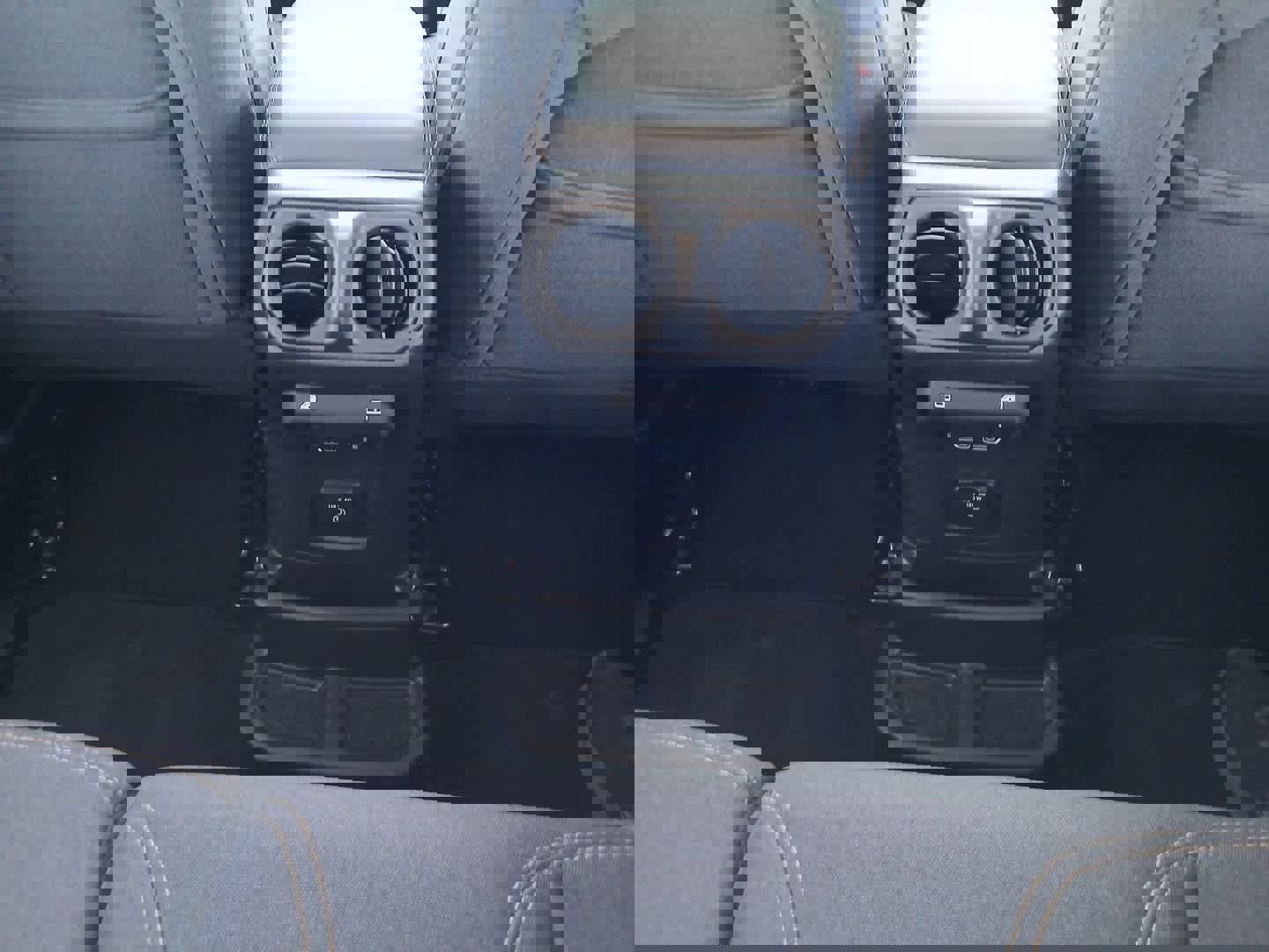 Used 2025 Jeep Wrangler Sahara image 68