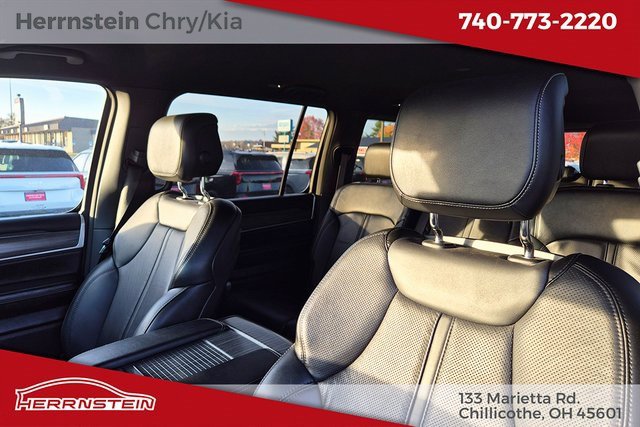 Used 2024 Jeep Wagoneer L Series II w/ Flexible Seating Group image 24