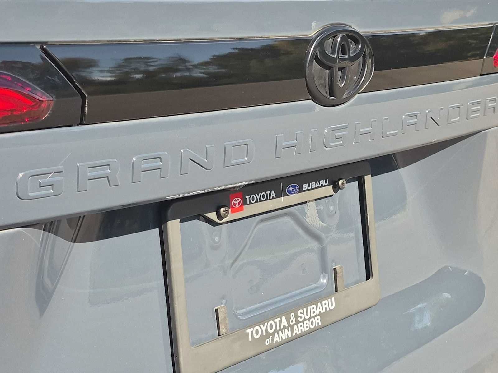 Used 2024 Toyota Grand Highlander AWD Hybrid image 12