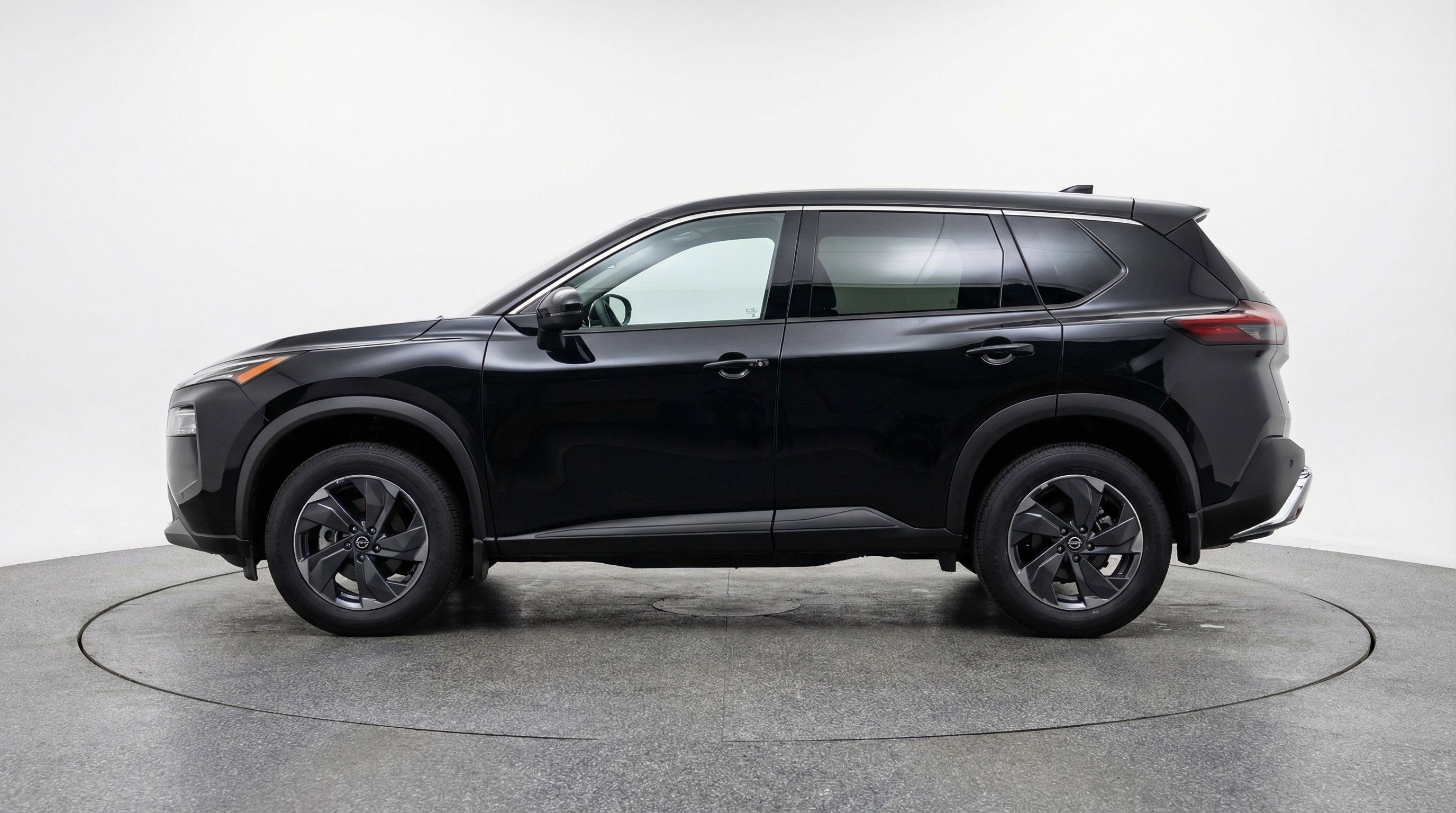 Used 2025 Nissan Rogue SV FWD image 5