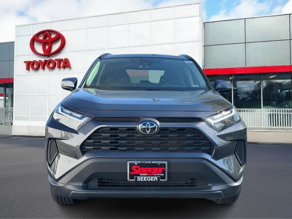 Used 2025 Toyota RAV4 XLE AWD/4WD image 10
