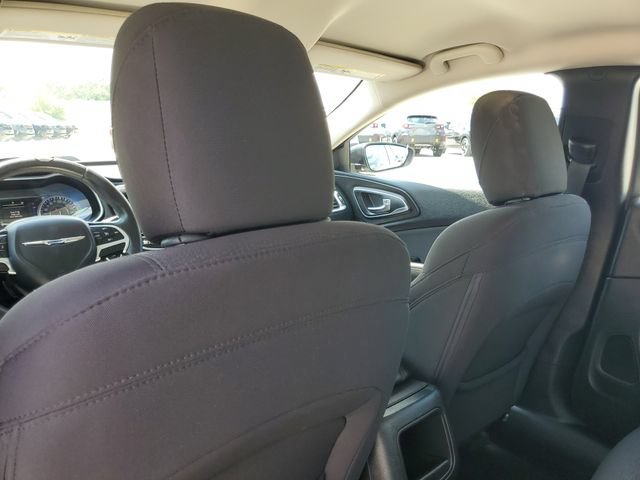 Used 2015 Chrysler 200 Limited w/ Convenience Group FWD image 9