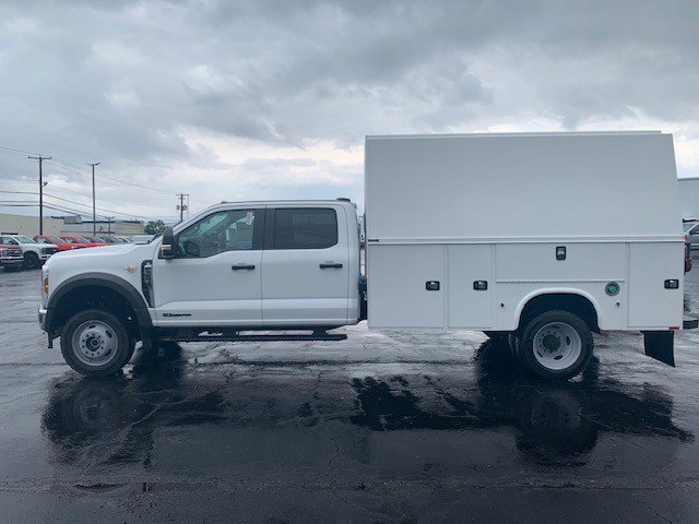 New 2025 Ford F550 4x4 Crew Cab Super Duty image 1