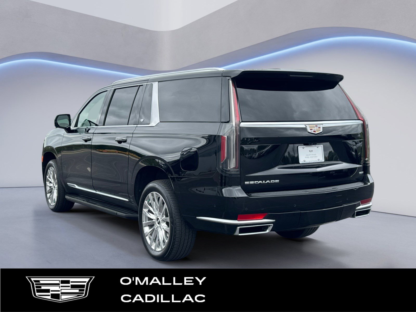 Used 2022 Cadillac Escalade ESV Premium Luxury AWD/4WD image 3