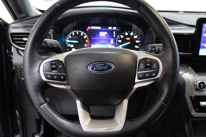 Used 2023 Ford Explorer XLT w/ Equipment Group 202A image 33