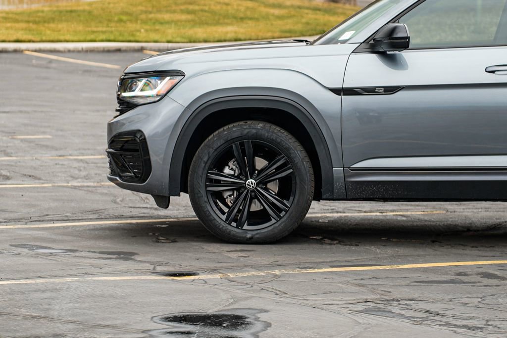 Used 2022 Volkswagen Atlas SEL R-Line image 8