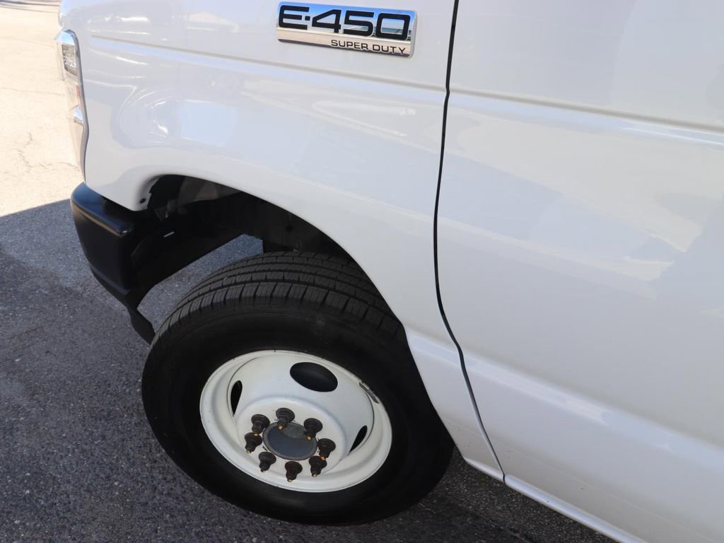 Certified 2024 Ford E-450 and Econoline 450 Super Duty w/ Power Windows & Locks Group image 6