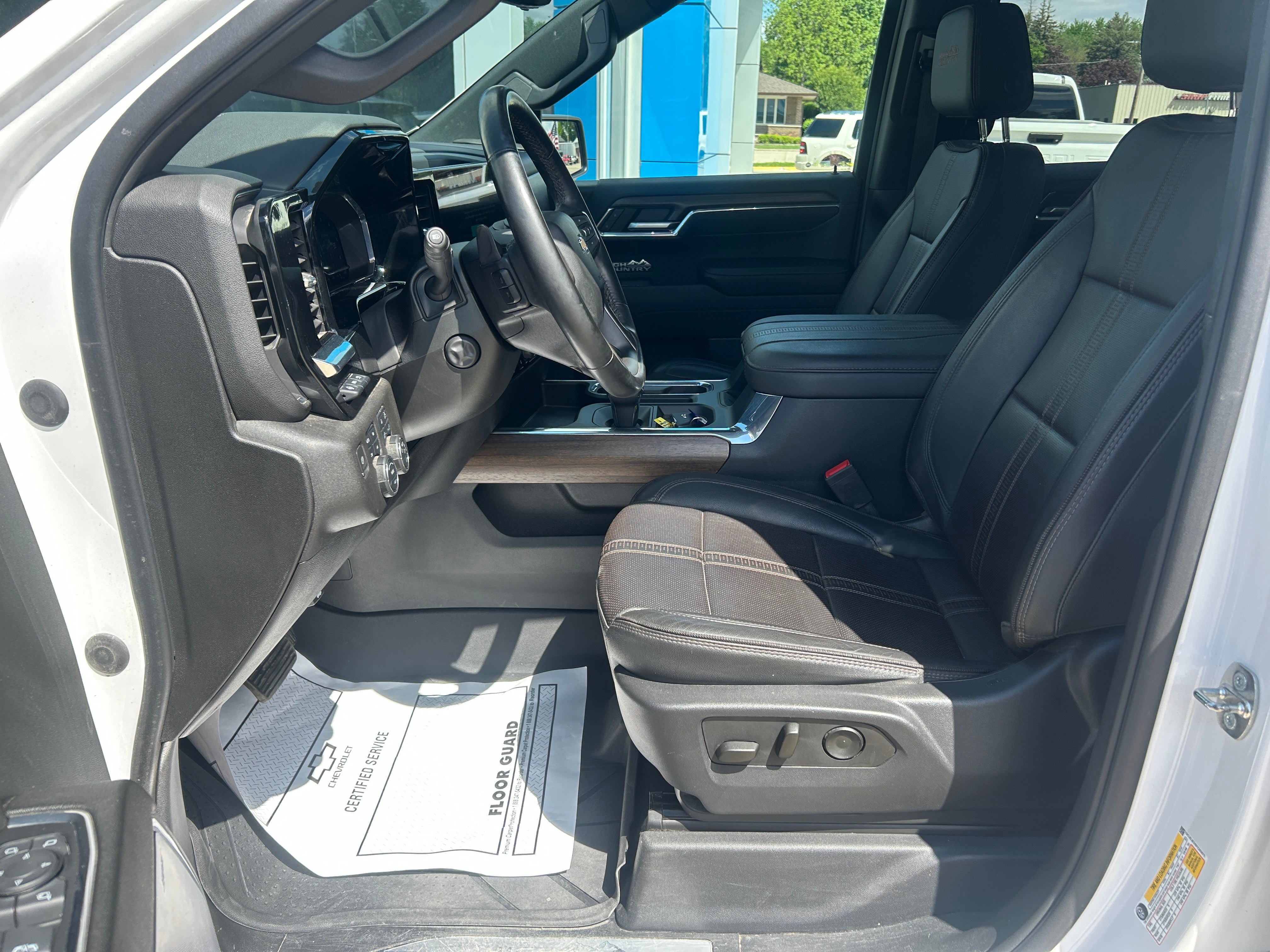 Used 2023 Chevrolet Silverado 1500 High Country w/ Technology Package AWD/4WD image 13