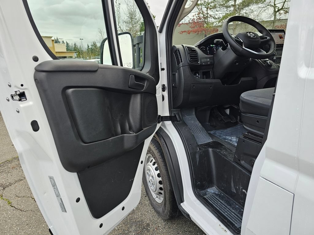 New 2024 RAM ProMaster 3500 w/ Delivery Van Package FWD image 18