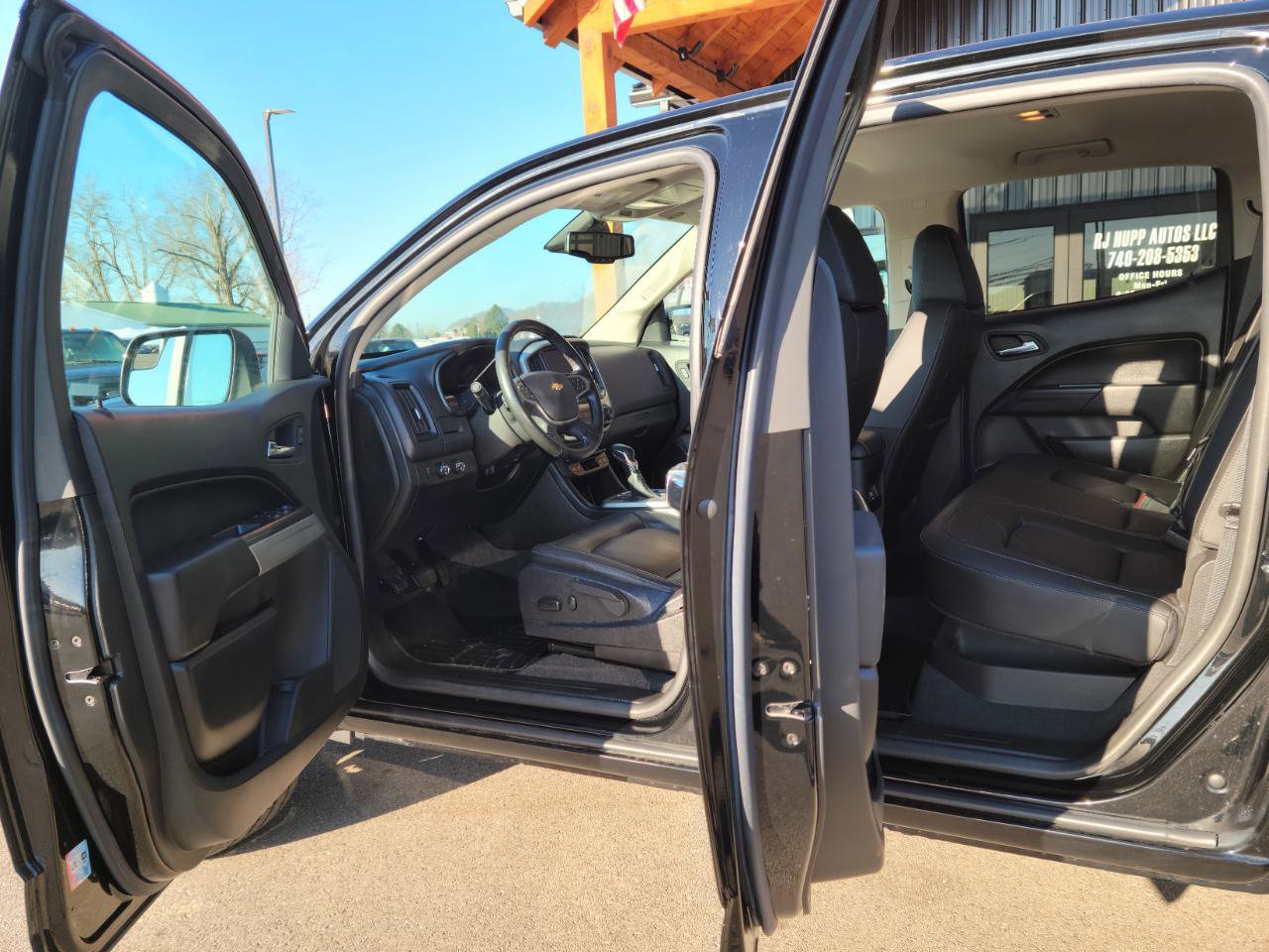 Used 2022 Chevrolet Colorado LT w/ Luxury Package AWD/4WD image 7