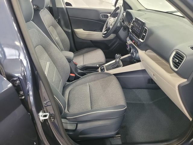 Used 2025 Hyundai Venue Limited FWD image 19