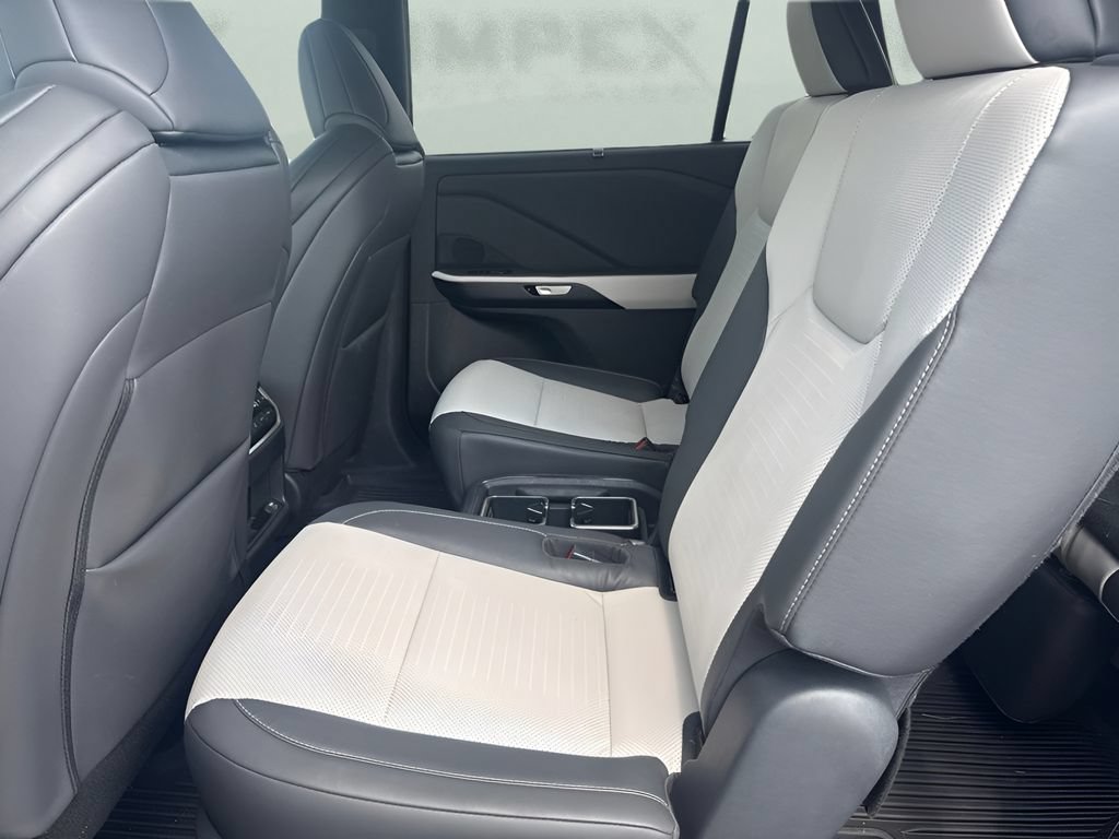 Used 2025 Lexus TX 500h AWD w/ Technology Package image 9
