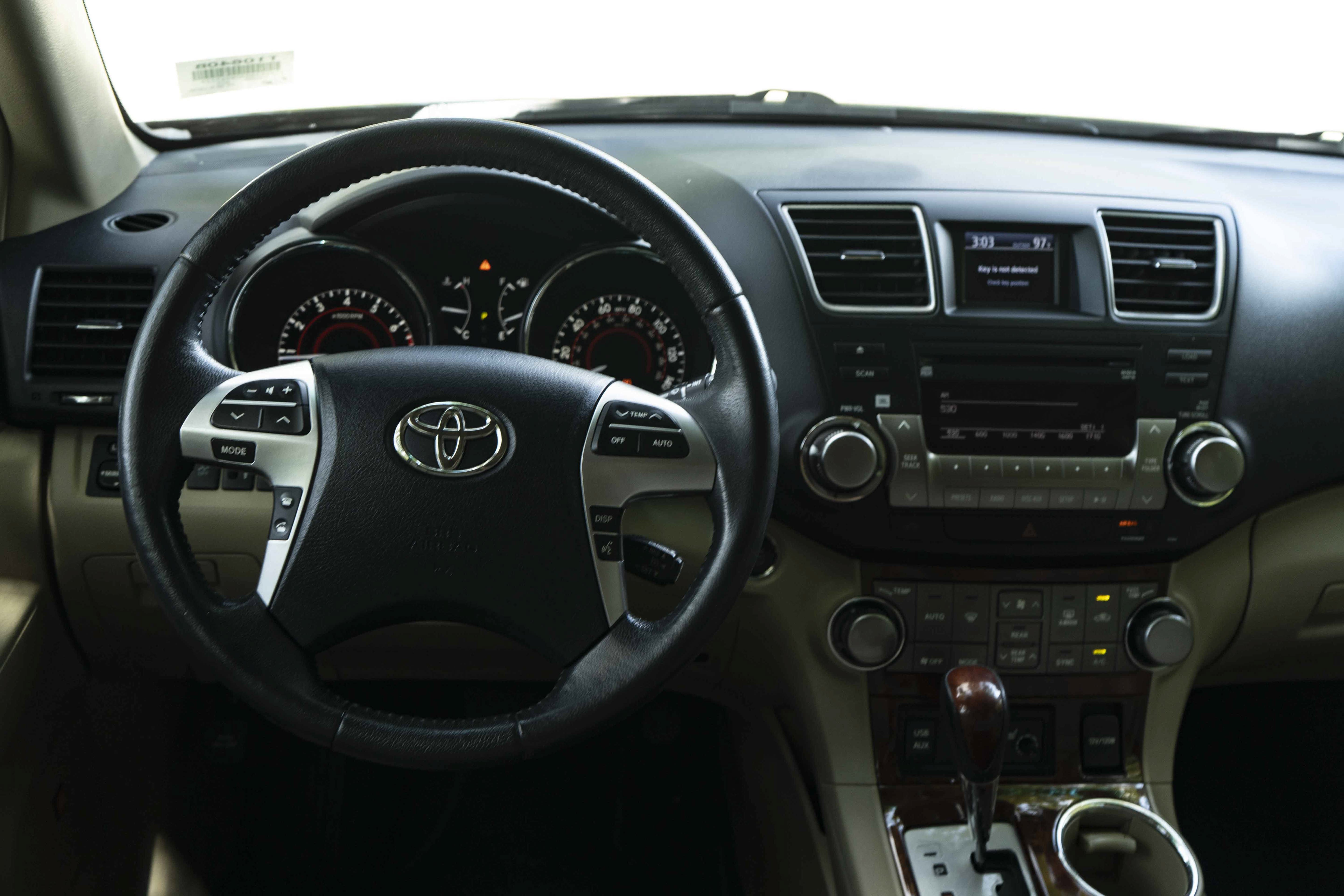 Used 2012 Toyota Highlander Limited FWD image 19