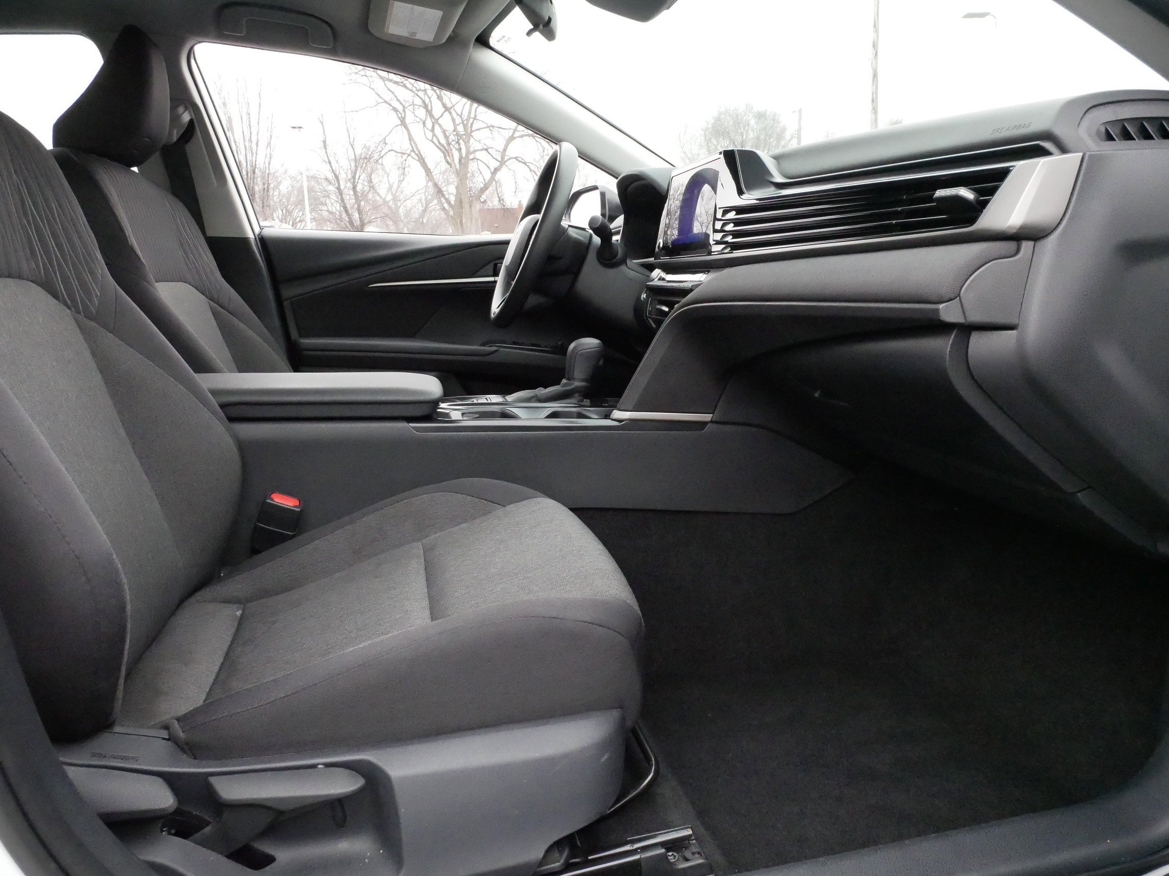 Used 2025 Toyota Camry LE FWD image 14