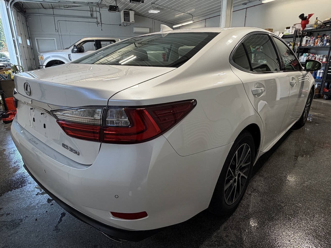 Used 2017 Lexus ES 350 w/ Premium Package FWD image 3