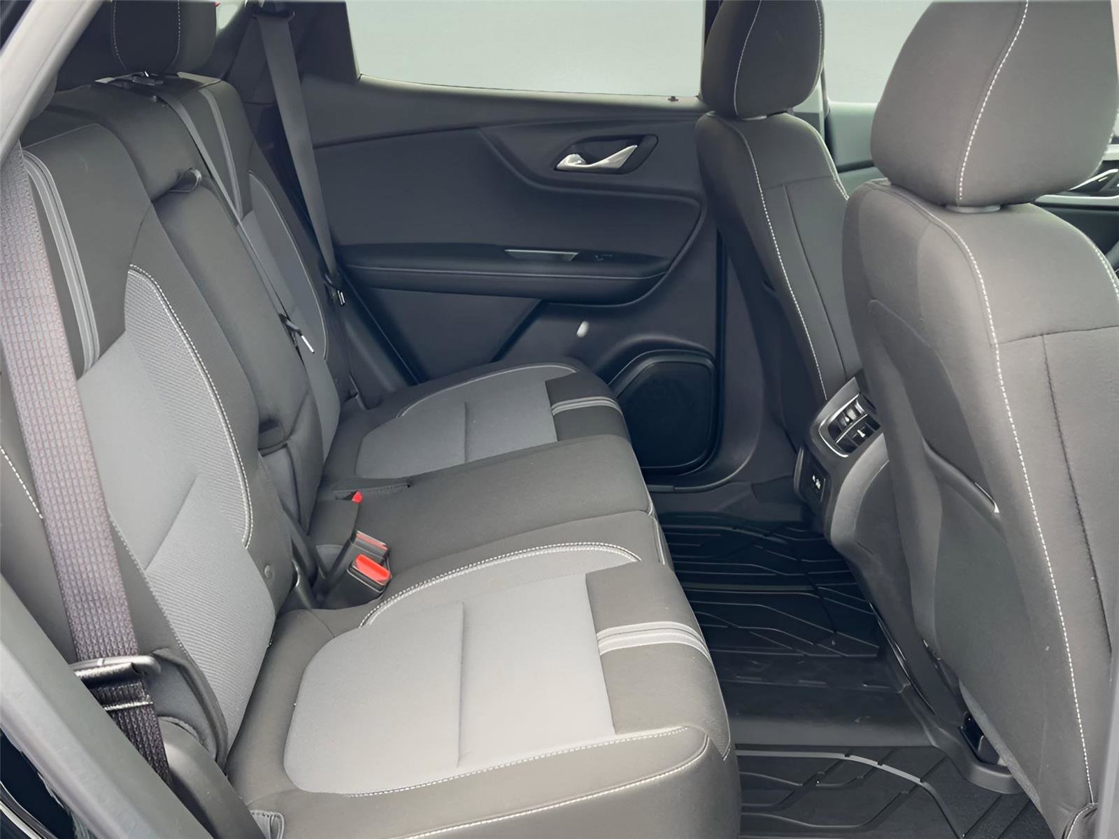 New 2025 Chevrolet Blazer LT w/ Midnight/Sport Edition image 19