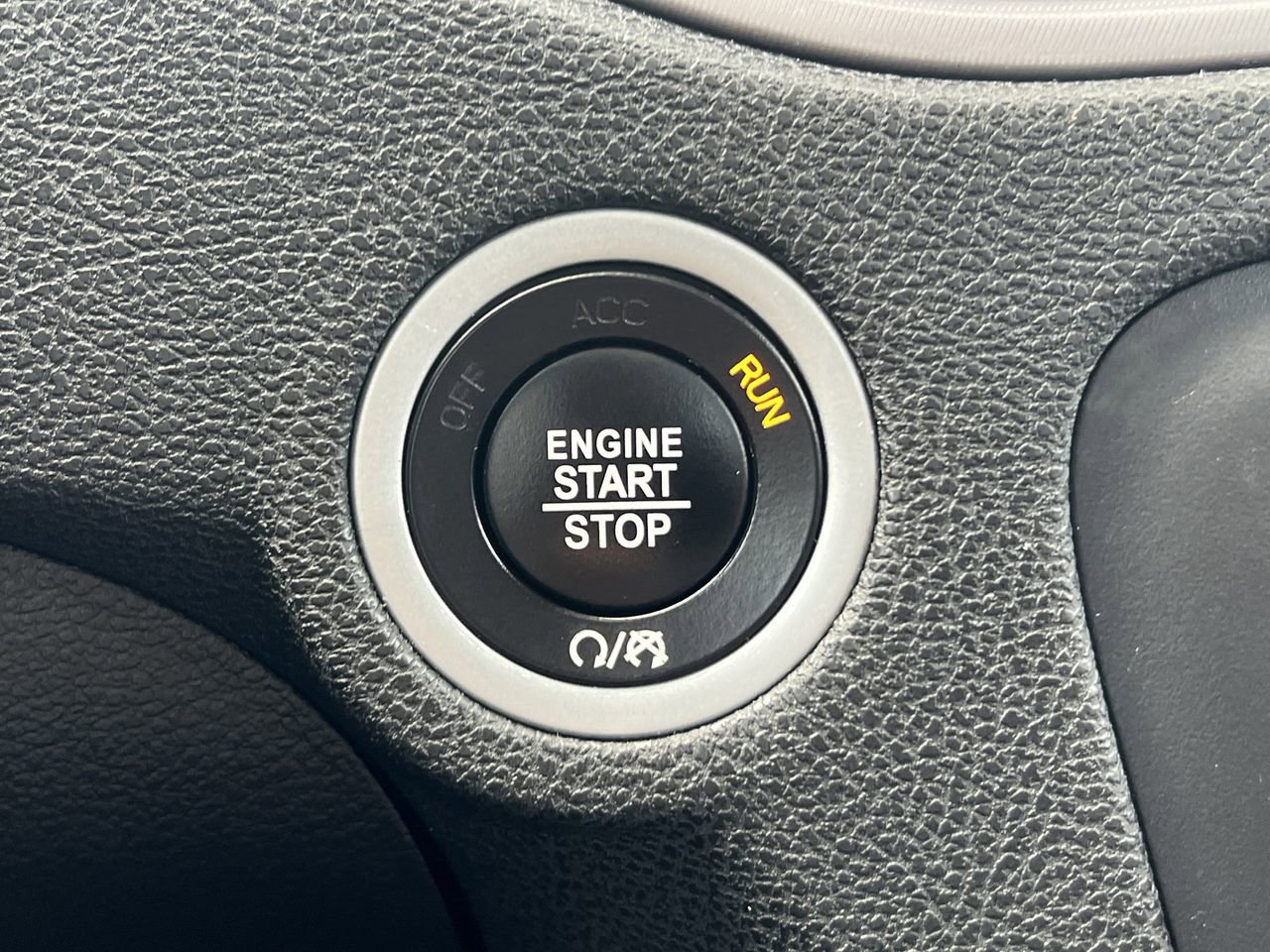 Used 2023 Dodge Charger SXT image 9