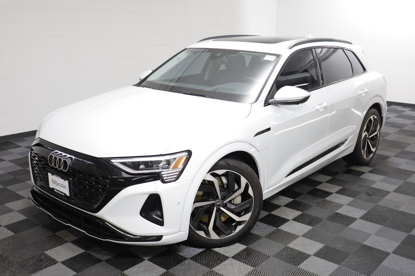 Used 2024 Audi Q8 e-tron Prestige w/ Prestige Package image 2
