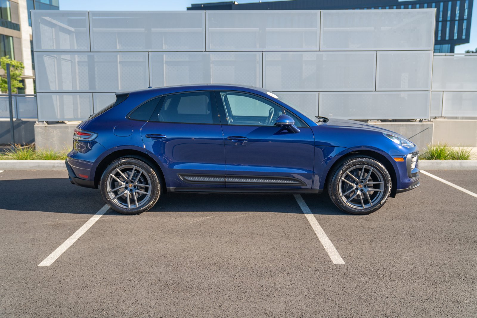 Used 2022 Porsche Macan AWD/4WD image 8