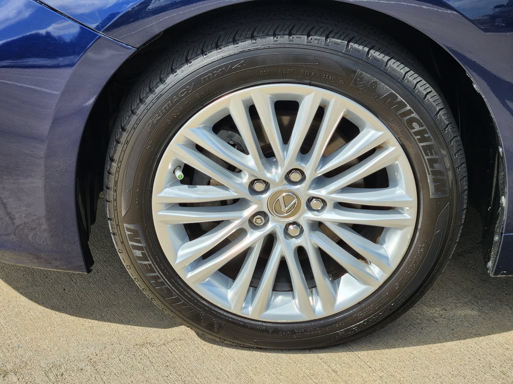 Used 2014 Lexus ES 350 w/ Luxury Package FWD image 10