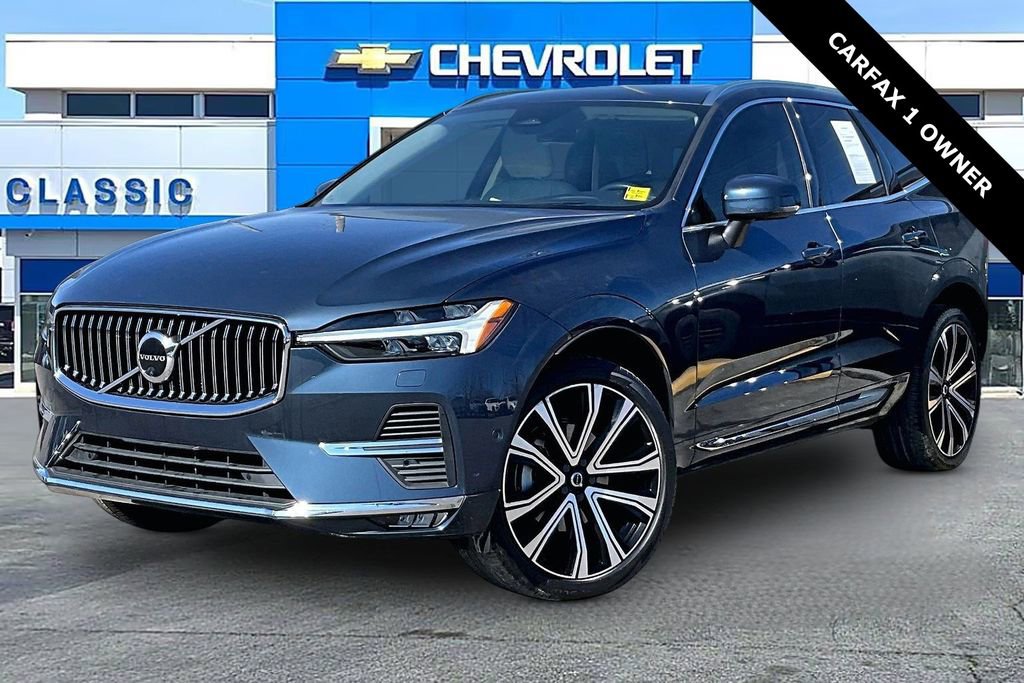 Used 2023 Volvo XC60 B5 Ultimate w/ Climate Package image 3
