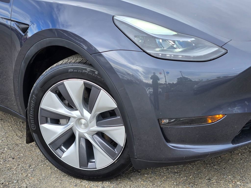 Used 2023 Tesla Model Y Long Range image 9