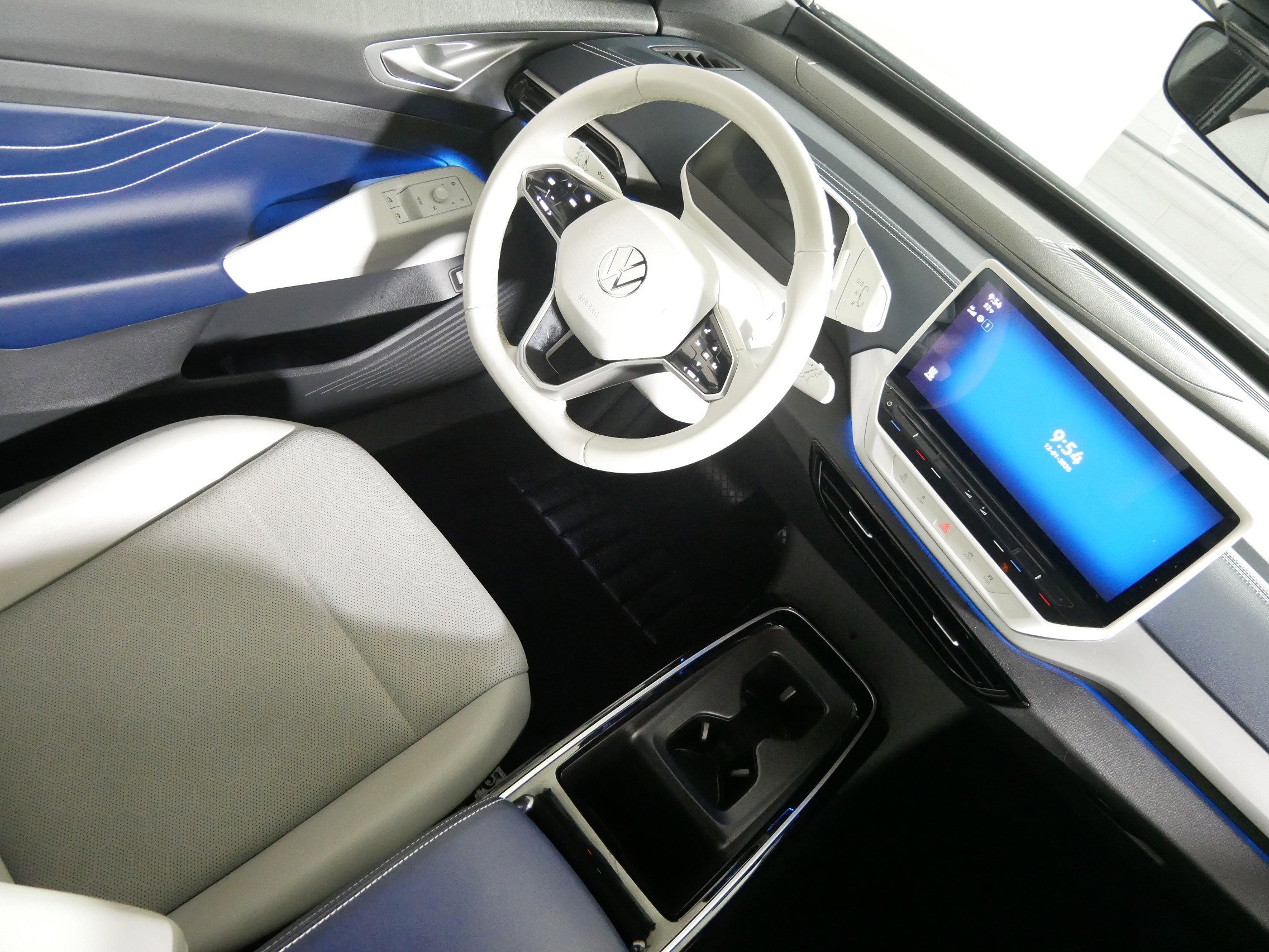 Used 2023 Volkswagen ID.4 S image 9