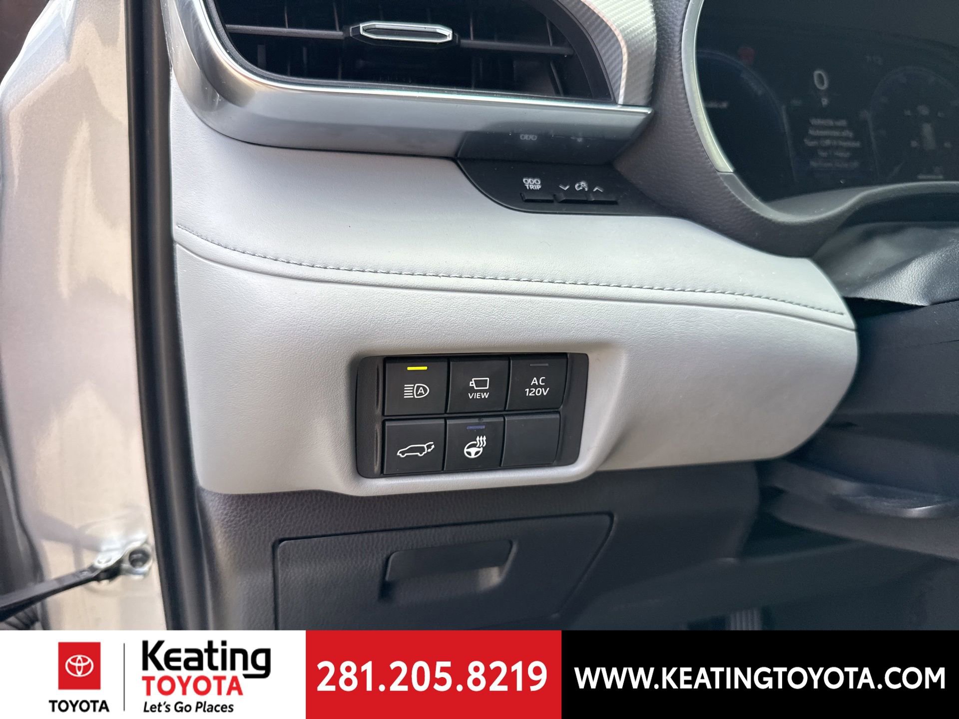 Used 2024 Toyota Highlander Platinum image 16