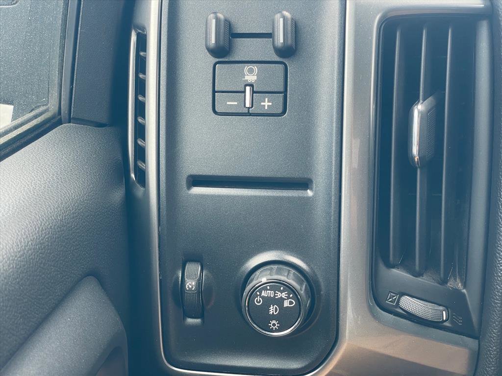 Used 2017 Chevrolet Silverado 1500 LT w/ Texas Edition RWD image 18