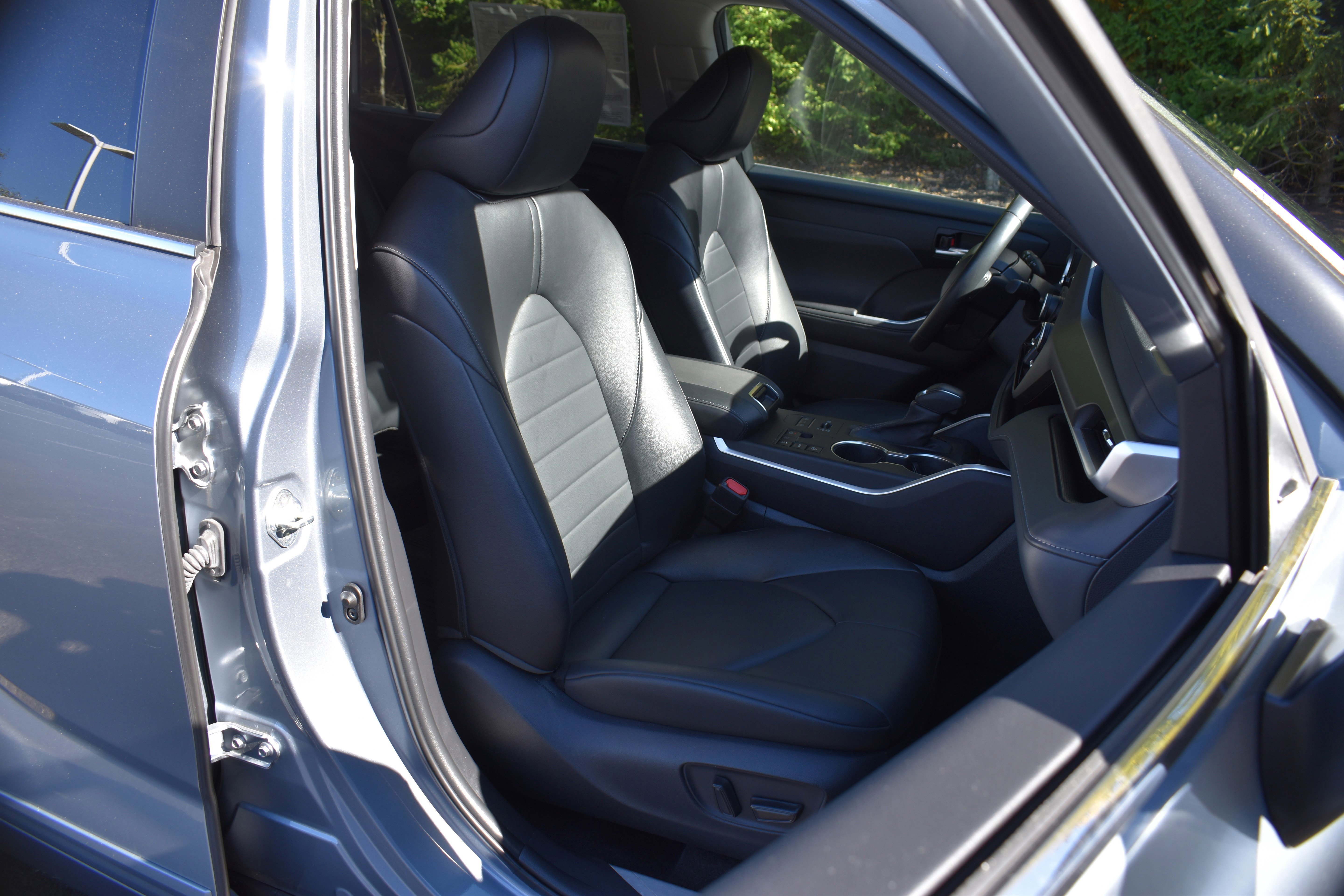 Used 2023 Toyota Highlander XLE image 29