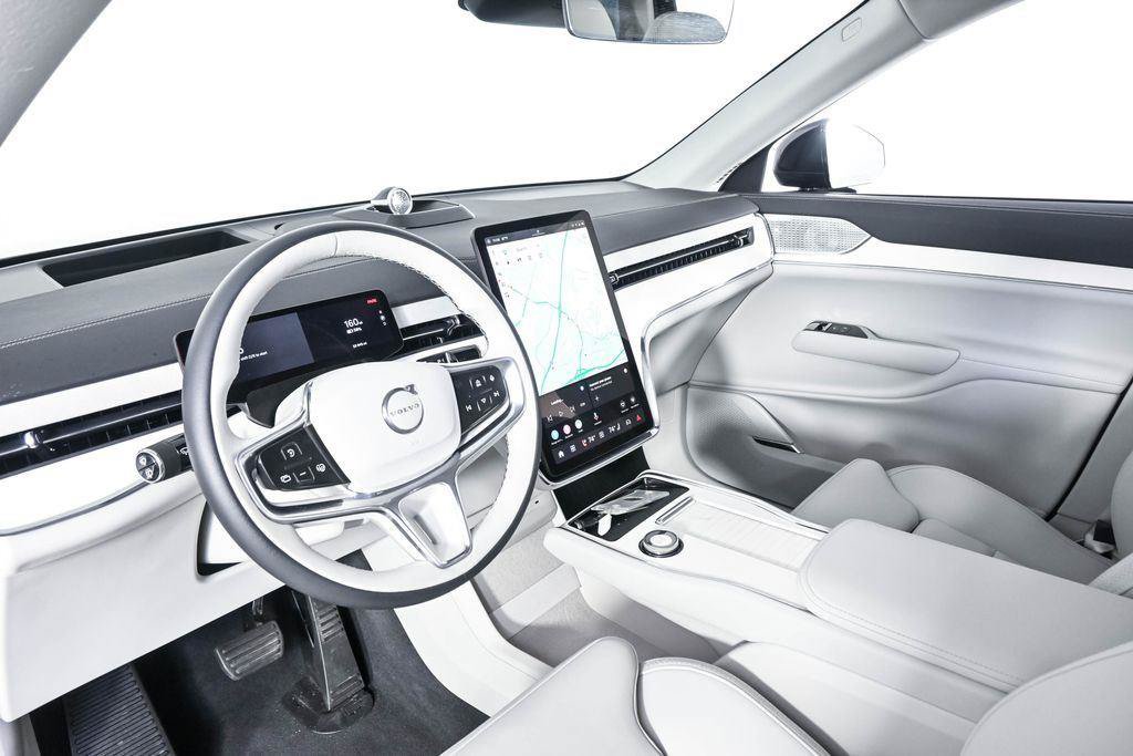 Certified 2025 Volvo EX90 Ultra AWD/4WD image 6
