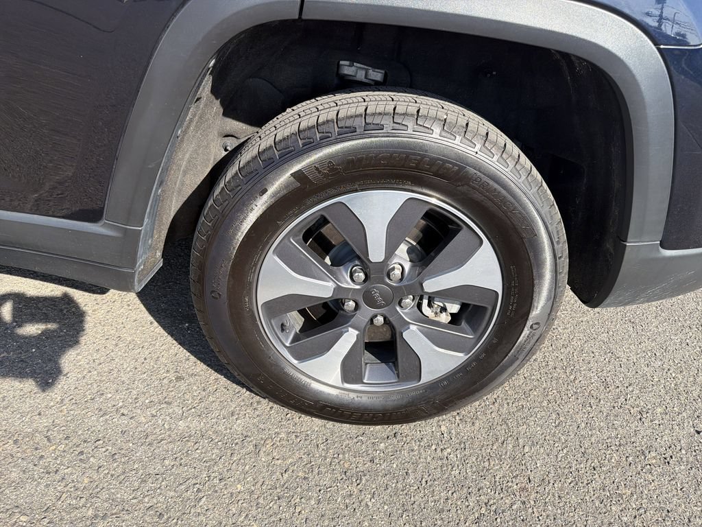 Used 2023 Jeep Grand Cherokee 4WD 4xe image 31