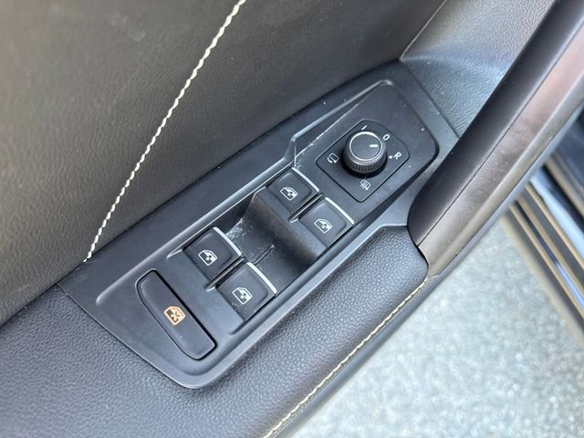 Used 2023 Volkswagen Tiguan SEL R-Line AWD/4WD image 25